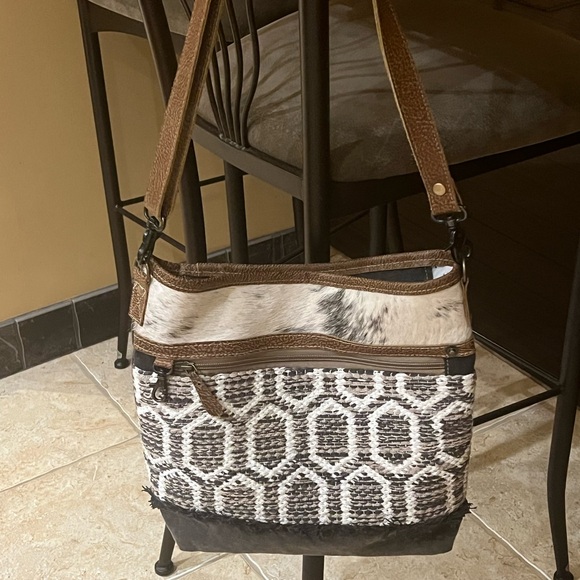 Myra Shoulder Bag NWT - Picture 6 of 7